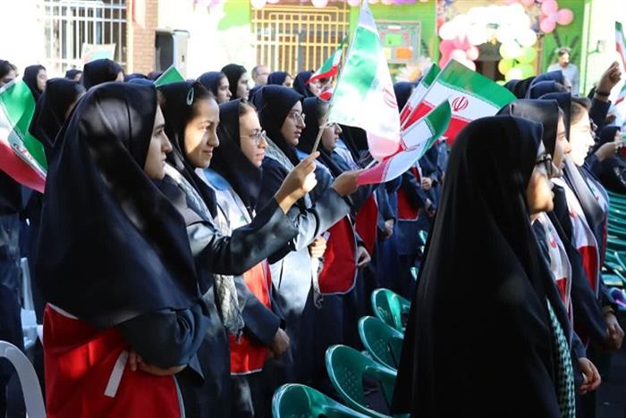 آغازین روز از ماه مهر و بازگشایی مدارس همدان