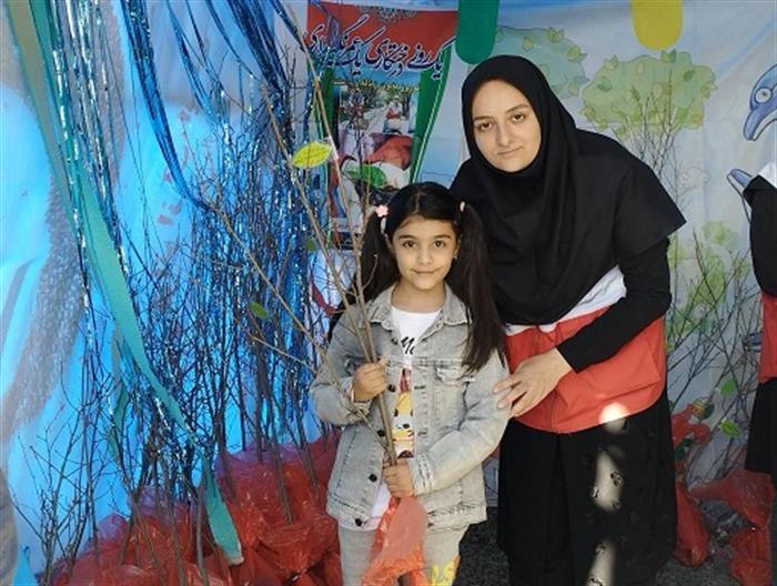 فعالیت اعضای جوانان تویسرکان