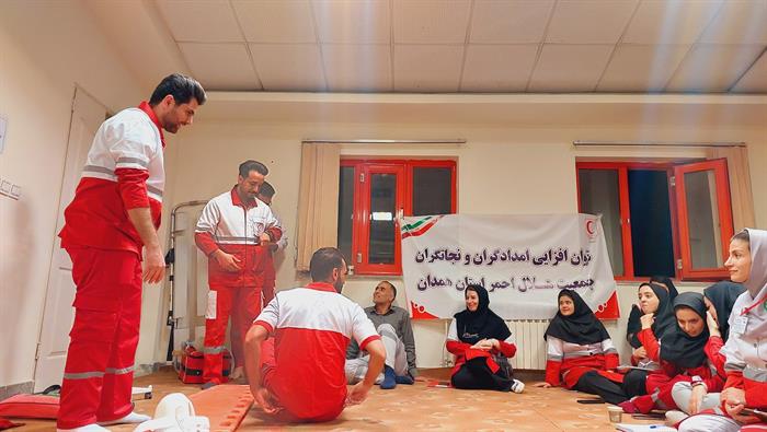 تصاویری از برنامه ی ماهانه توان افزایی بانوان