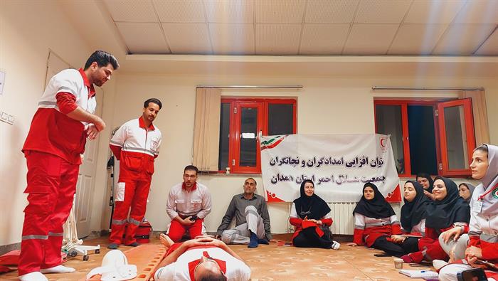 تصاویری از برنامه ی ماهانه توان افزایی بانوان